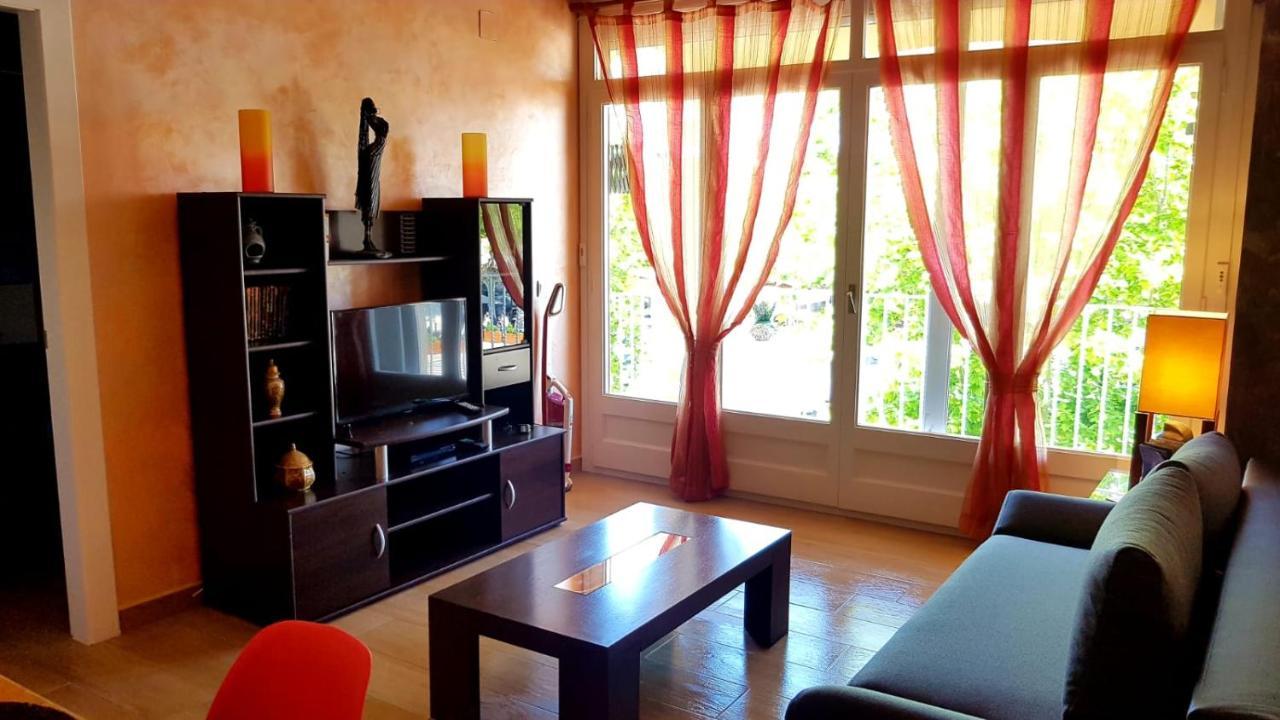 Leroy Apartment Емпуриабрава Екстериор снимка