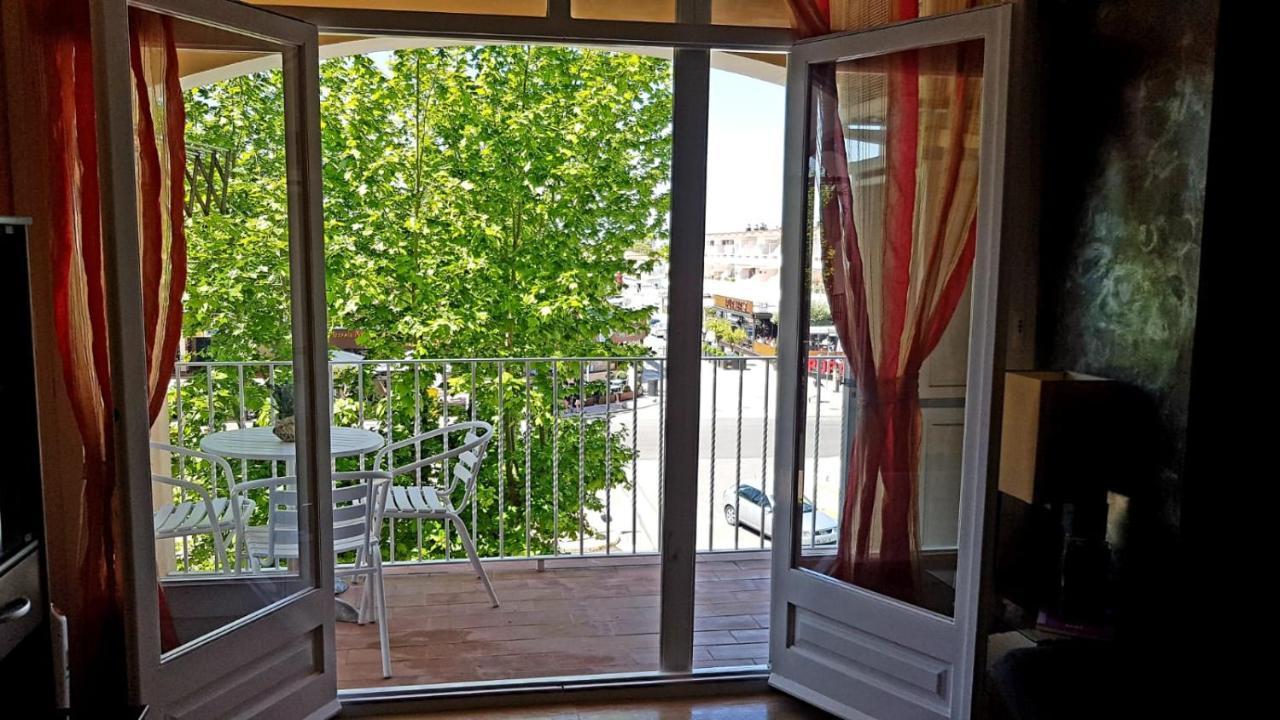 Leroy Apartment Емпуриабрава Екстериор снимка