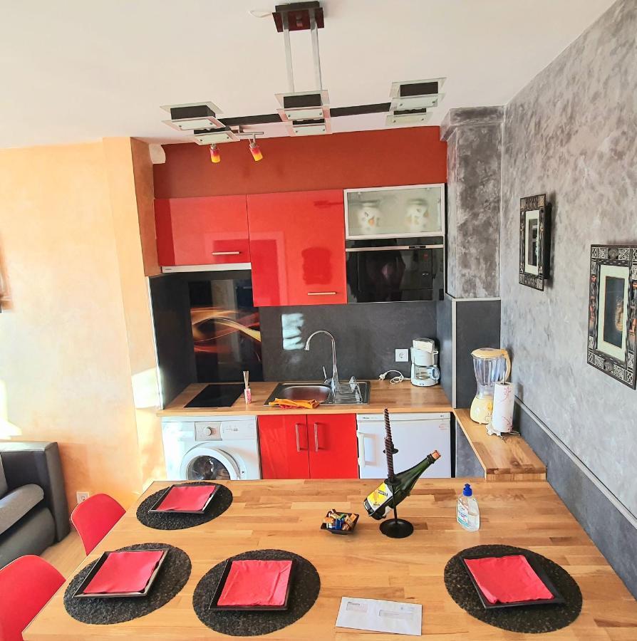 Leroy Apartment Емпуриабрава Екстериор снимка